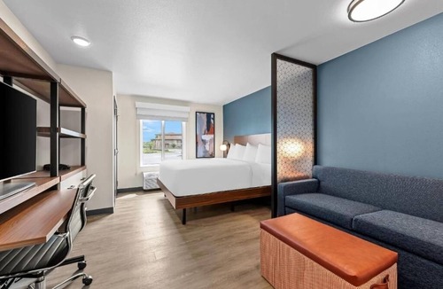 Brownsville Hotel | Two Suites w/King Beds | Kitchenette | Free Parking | Near SpaceX