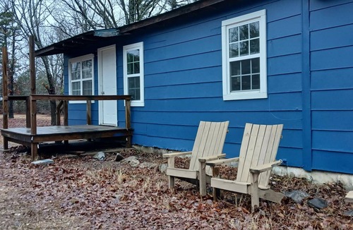 Saint Joe Cabin | Tyler Bend and Gilbert area 2-bedroom cabin