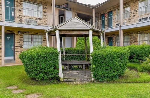 Tyler Apartment | Tyler TX | King Bed