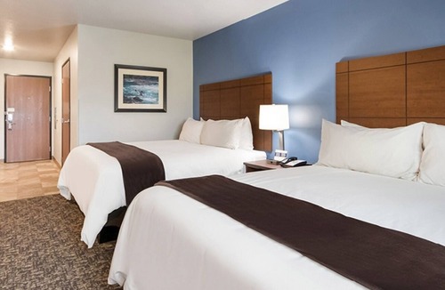 Bozeman Hotel | Ultimate Comfort in Room with Stunning Mountain Setting | Free Parking | Kitchen