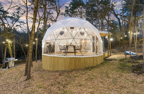 Eagle Rock House | Ultimate Fall Getaway - Firepit, Hot Tub, Trails