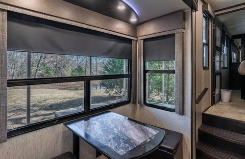 Yantis House | Ultimate Glamping - 42' Grand Design RV Overlooking the Catch and Release Pond