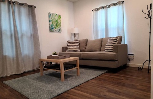 Governmental Mall House | Unique Grand Ave 2bdrm, 1Bath Home near Downtown!