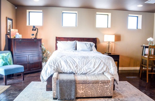 Shea North Estates House | Unique & Luxurious Private Suite in Scottsdale- Sedona Suite