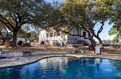 Dripping Springs House | Unique Victorian Home*Pool*Pets*Firepit