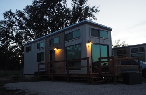 Johnson City House | Unit #5 - Modern Tiny Home in the heart of TX Wineries