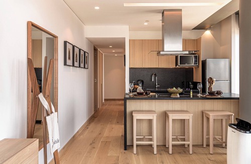 Reforma Hotel | University Tower Kukun Apartments