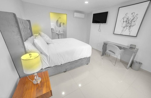 Zona Rio Bed & Breakfast | Unwind Studio W/Desk Near to PedEast/West