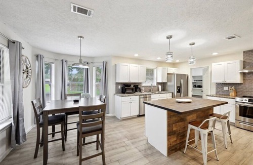 Lakeview  Jefferson County House | Updated 5 bedroom home w/pool