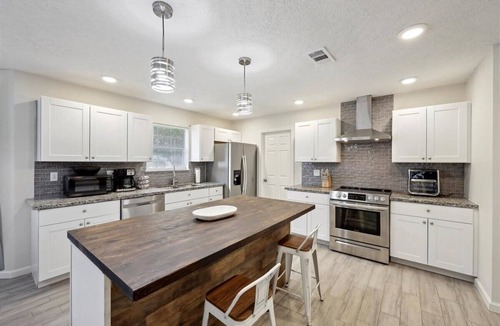 Lakeview  Jefferson County House | Updated 5 bedroom home w/pool