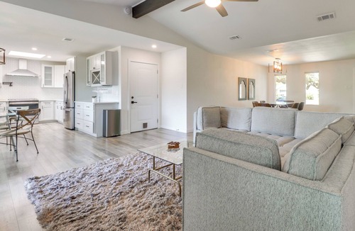 Manchaca House | Updated MCM Hill Country Charmer 14 Mi to Dtwn ATX