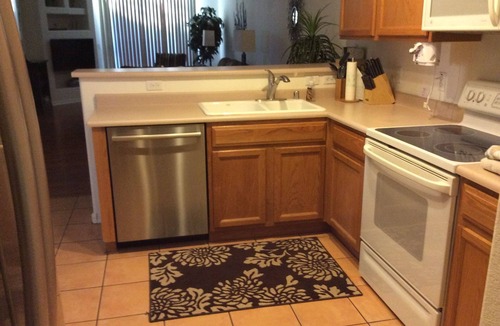 Superstition Lakes Condo | UPGRADED 1ST FLOOR 2 BEDROOM, 2 BATH, FOUNTAIN VIEW, PATIO, STEPS TO POOL & SPA