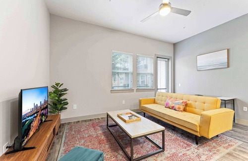 Montopolis Apartment | Upscale 1BR luxe suite close to Downtown w/fast WiFi