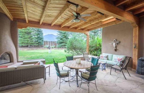 El Prado House | Upscale Adobe home, 2 acres, 20 min to Taos Ski Valley, Mtn Views, Bird Watching