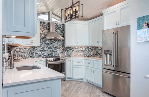 Ingram House | Upscale, Magnificent Views, Dog Friendly. Owner Friendly!
