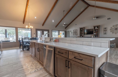 Sabinal House | Vacation home with great amenities!