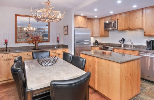 Vail Condo | Vantage Point Condo 201 | Spacious 2BR in Lionshead Village
