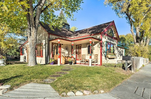 Carbondale House | Victorian Gem! Steps to Dine, Shop & Hike