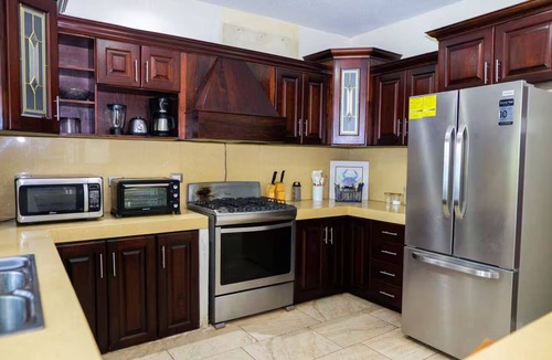 El Hawaii House | Villa Dubai Monterrico