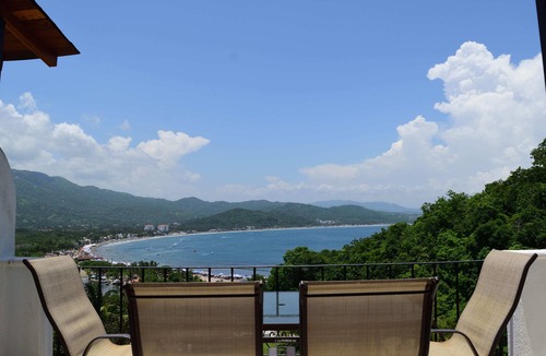 Manzanillo Villa | villa in manzanillo whith ocean view next to hiking trail