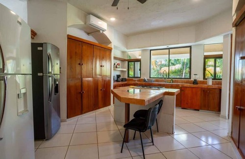 Zona Hotelera Villa | Villa Laguna del Mar | 5BR | Waterfront & Private