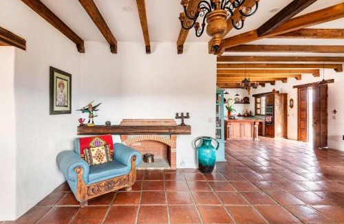 San Francisco Lachigolo Villa | Villa Rey Traditional Hacienda Home Near Oaxaca