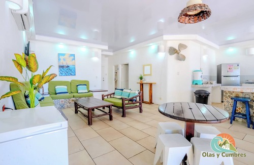 Monterrico Ski Chalet | Villa Tintarella 1, House on the beach shore