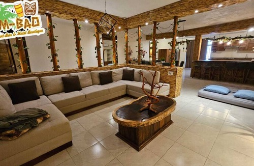 Boulevard Barra Vieja Villa | Villa with beach access in Acapulco Diamante. It has all the comforts