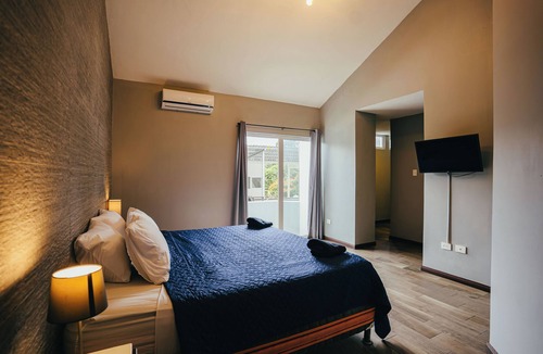 Zona 10 Hotel | Villas Santander