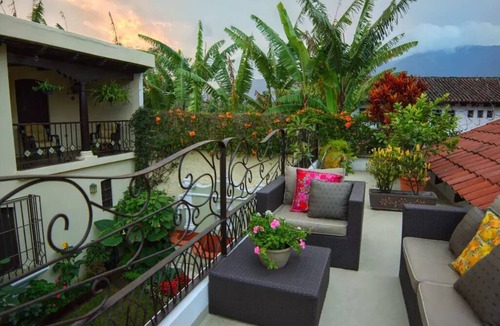Antigua Guatemala Villa | Walk to downtown Beautifull villa. Gated neighborhood. Fast internet. Purified .