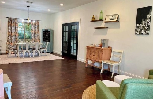 Boerne House | Walk to Main St, Game Room w/Arcade Cozy Cottage Sleeps 6