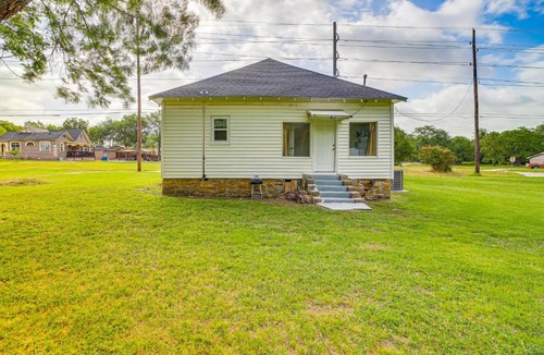 McAlester House | Walkable Neighborhood! Extended Stay in McAlester