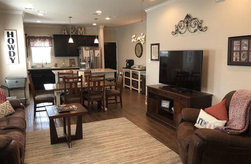 West Park House | WALKING DISTANCE TO ALL TEXAS A&M EVENTS!