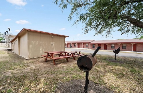 Beeville House | Walking Distance to Coastal Bend College! Free Parking and Pet Friendly