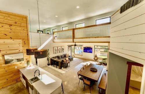 Dripping Springs House | Wanderin Star Farms - Shangri La