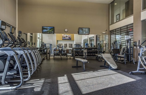 Riverside Apartment | WanderJaunt | Crockett | 2BR | East Riverside