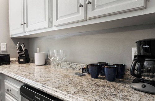 Dallas House | Warm & inviting 3-bedroom house in marvelous Dallas with WiFi, AC