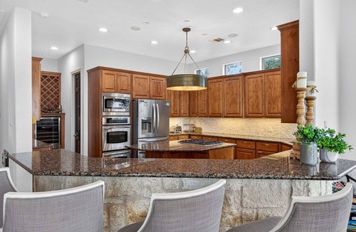 Rob Roy On The Lake House | Water's Edge | Spacious Group Retreat with Lake Travis Views!