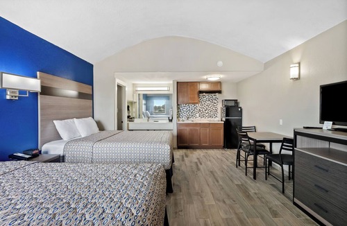 Rockport Hotel | Water view, kitchen, stroll to beach, marina+