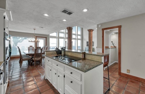 Walden on Lake Conroe House | Waterfront | 5BR | Balcony Views | Swim & Fish | Ping Pong & Games | Lake Conroe