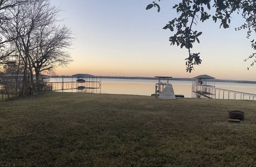 Lakeside House | Waterfront Home Minutes from Downtown Fort Worth and Stockyards