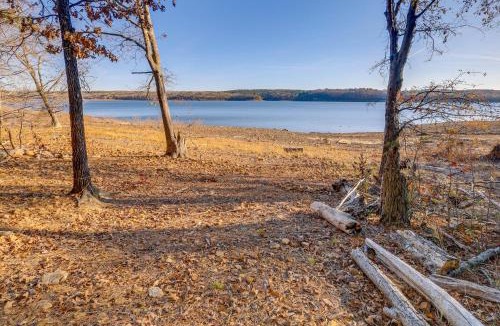 Edgemont House | Waterfront Home on Greers Ferry Lake w/Game Room