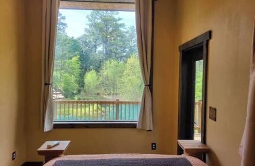 Waller House | Waterfront Houston Hideout In A Magical Forest!