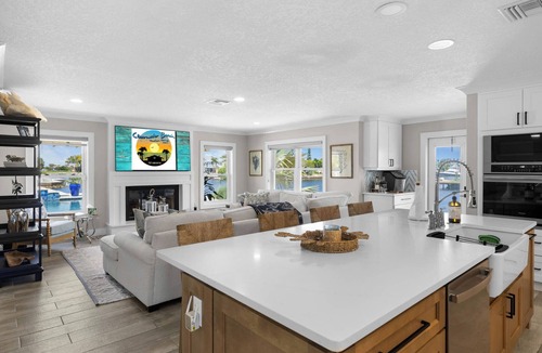 Spring Hill House | Waterfront/Pool/Outdoor kitchen/Dock&BoatRamp