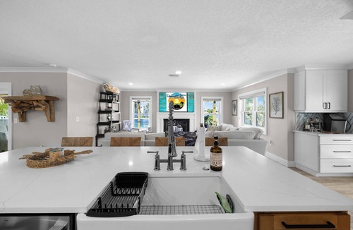 Spring Hill House | Waterfront/Pool/Outdoor kitchen/Dock&BoatRamp