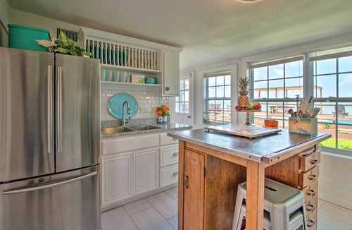 Port Isabel House | Waterfront Port Isabel Family Home w/Pool & Pier!