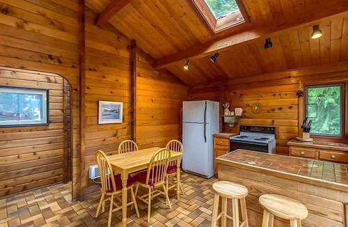 Sequim House | Waterfront, Rustic, Hot Tub, Pet-Friendly