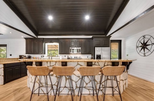 Brookeland House | Waterfront @ Tiger Creek Retreat Sleeps 16