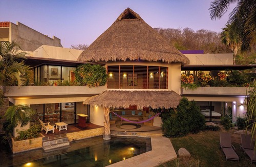 Crucecita Villa | Waterfront Villa | Marina Chahue View + Pool