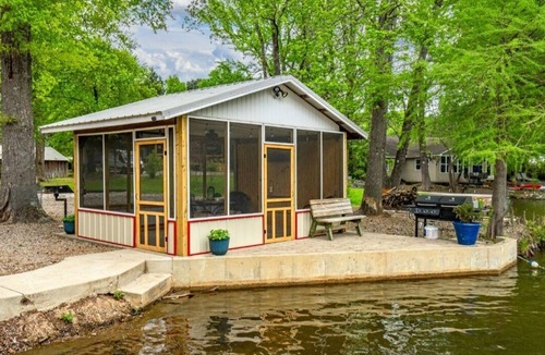 Piney Cottage | Waterfront, w/covered boat slip, screened gazebo, kayaks, slide w/swim area